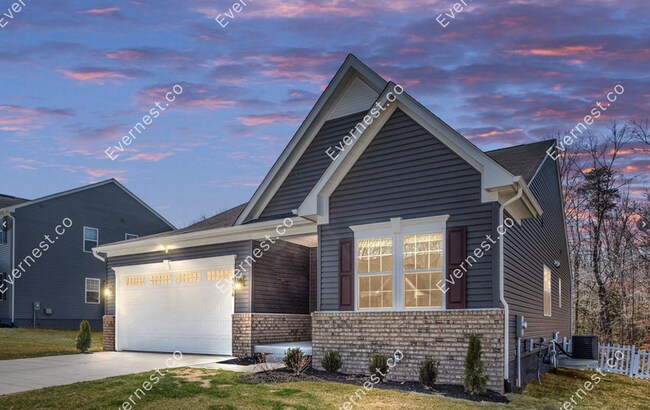 Foto del edificio - 9016 Maple Run Dr