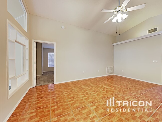 Building Photo - 3910 Creek Woods Dr