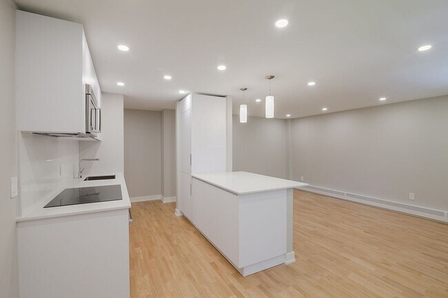 Photo du bâtiment - 1525 Av. Victoria