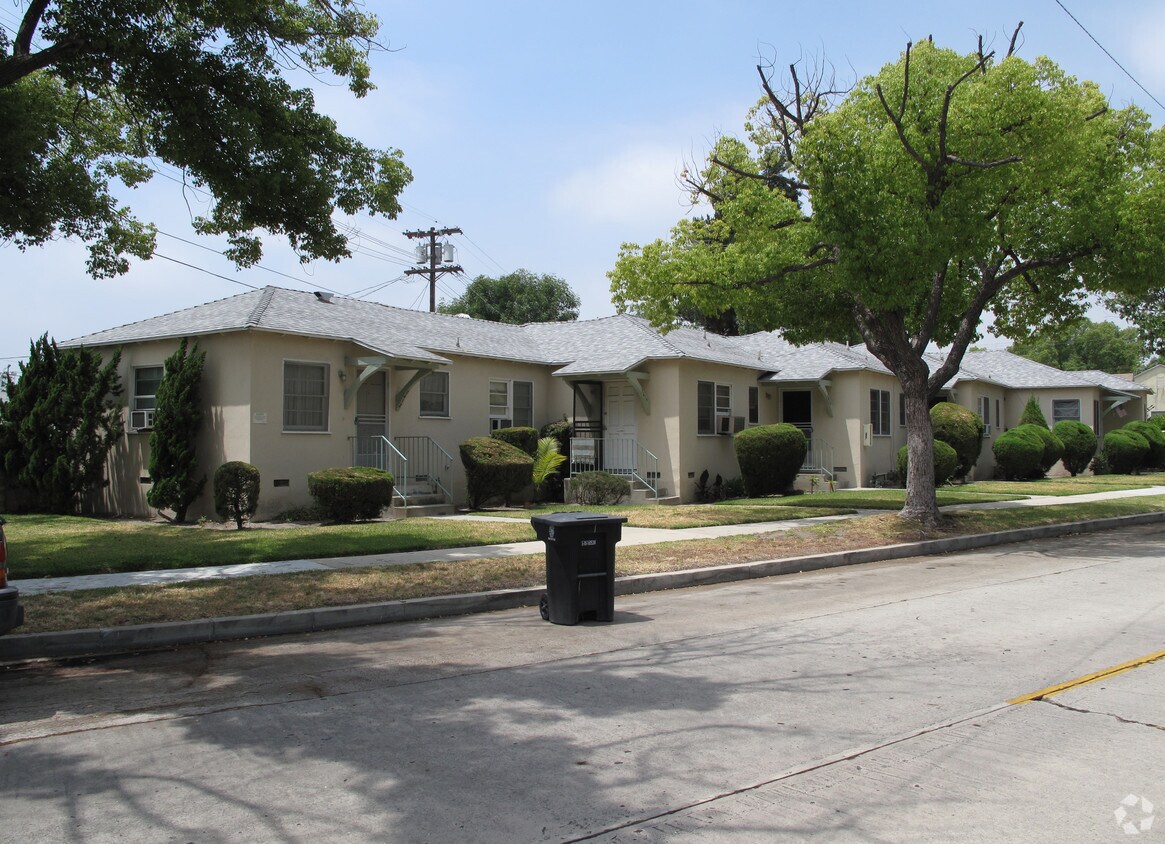 Primary Photo - 2612-2620 Wyoming Ave