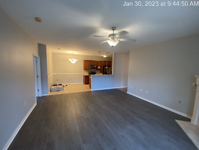 Foto del edificio - 2525 McArthur Landing Cir