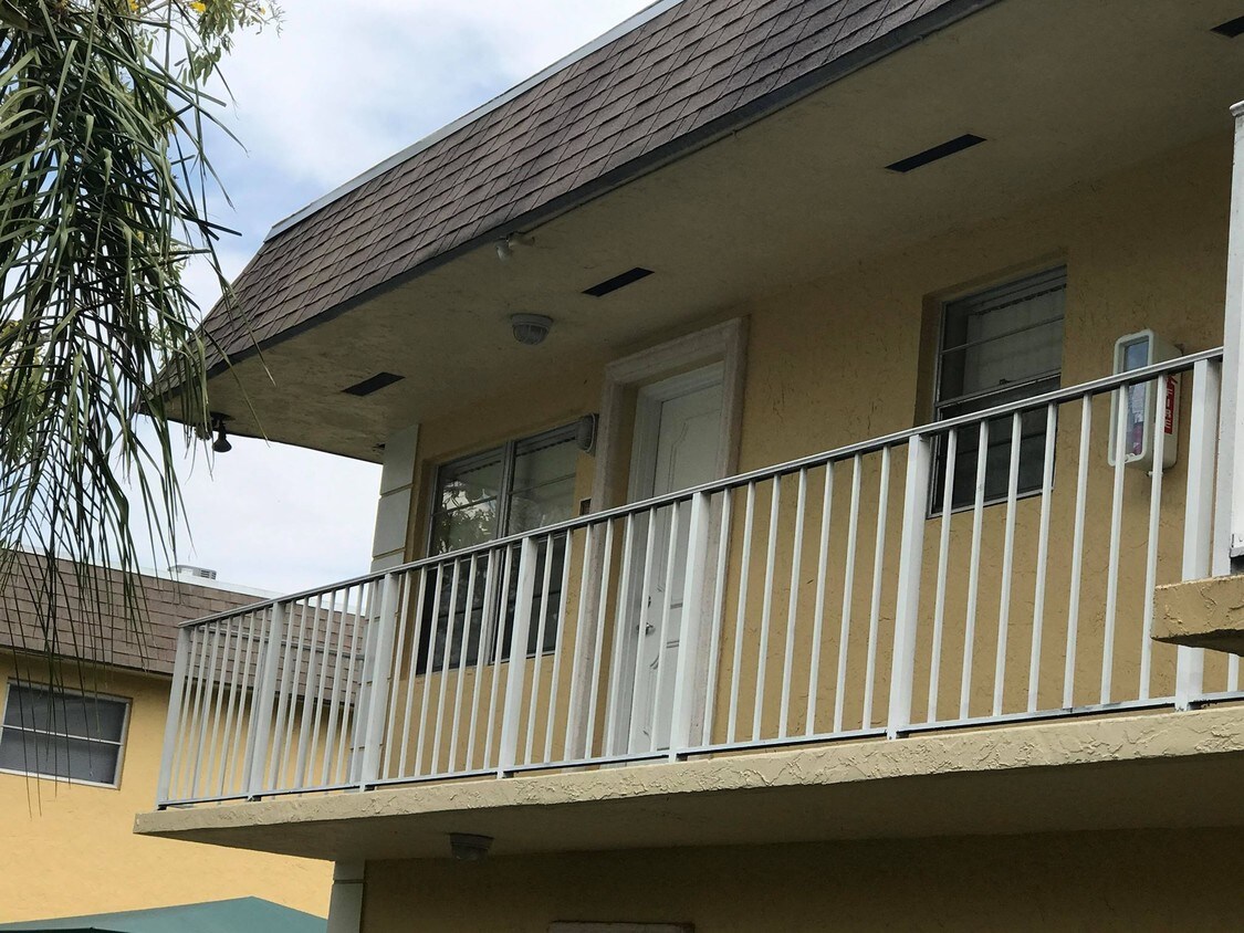 5162 NE 6th Ave, Oakland Park, FL 33334 Condo for Rent in Oakland