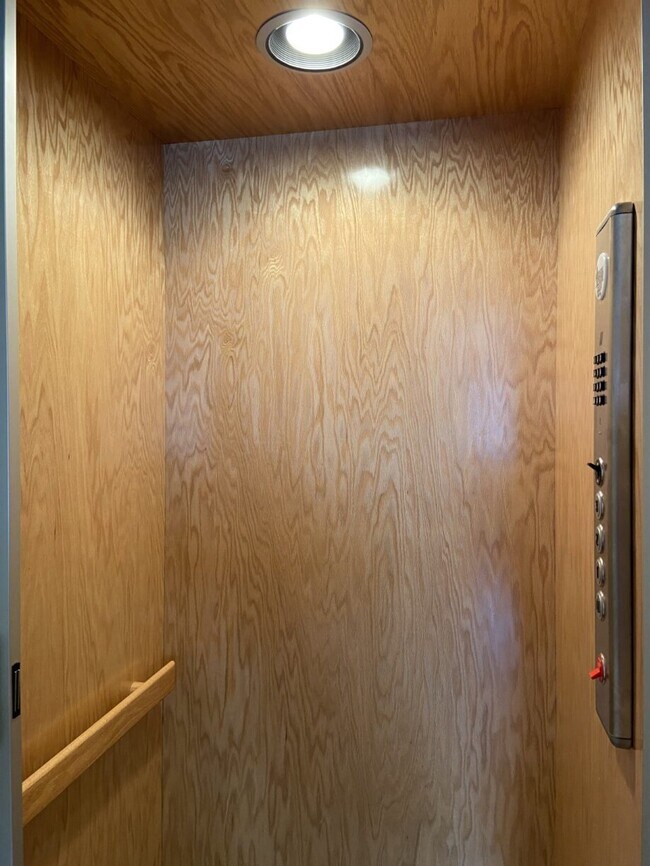 Foto del edificio - 1334 Anza St