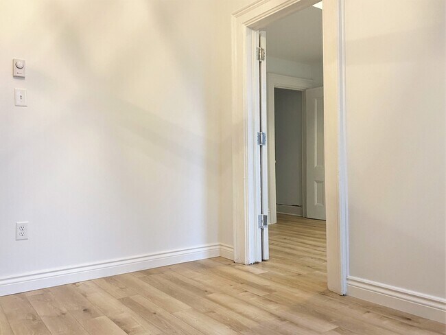 Building Photo - 55 Carmarthen St