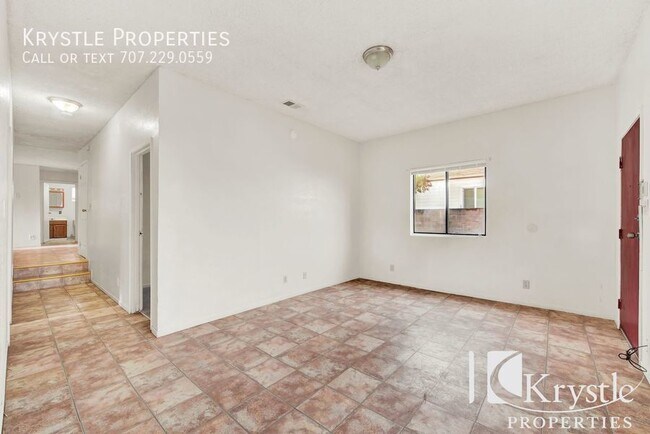 Building Photo - Coming soon! Lovely, centrally located hom...