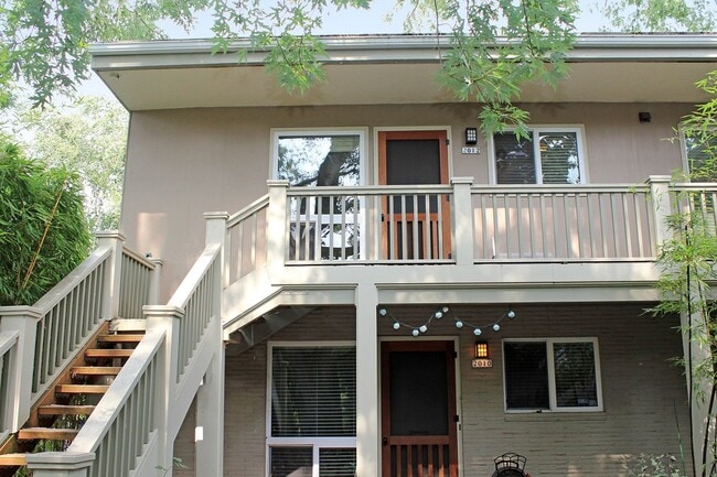 Building Photo - 2002-2012 NE 22nd Ave