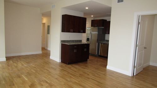 Primary Photo - 16 Peterborough St