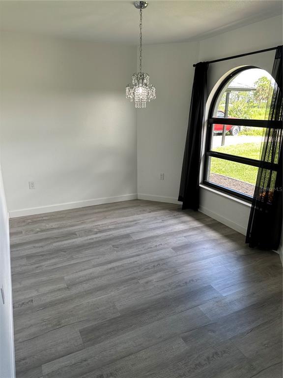 Foto del edificio - 6967 Crown Dr