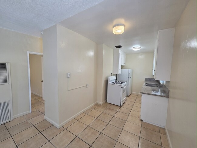 Foto del edificio - 437 Walnut Ave