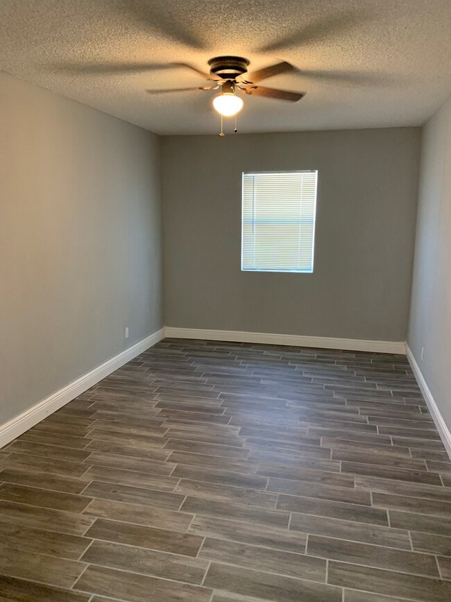 Foto del edificio - 660 Purdue St