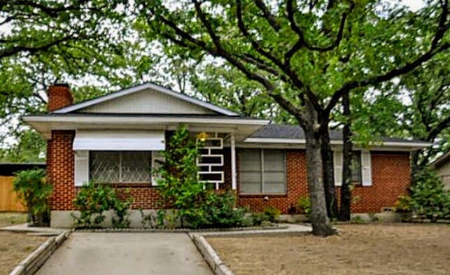 Primary Photo - 2203 Mercedes Rd