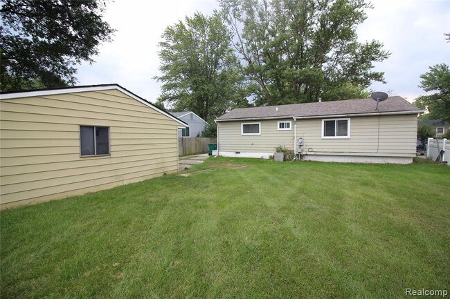 Building Photo - 28560 Leroy St