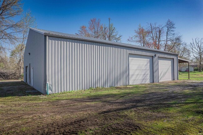 Building Photo - 2333 Old Plank Rd