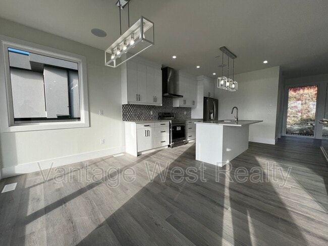 Building Photo - 3661 Apple Way Blvd