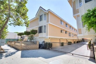 Building Photo - 111 N Moore Ave
