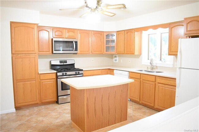 Building Photo - 46 Trenton Rd