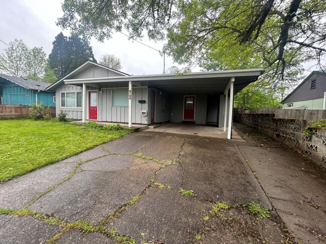 Building Photo - Charming 4-bedroom Home In Eugene