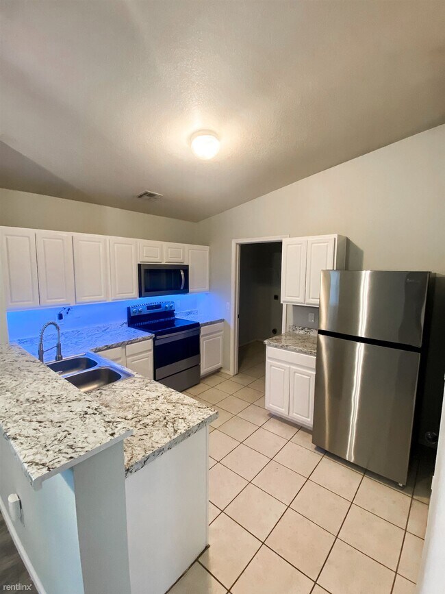 Foto del edificio - 3 br, 2 bath House - 15404 Lilly Garden Lane