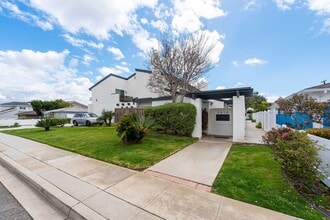 Building Photo - 2410 Voorhees Ave