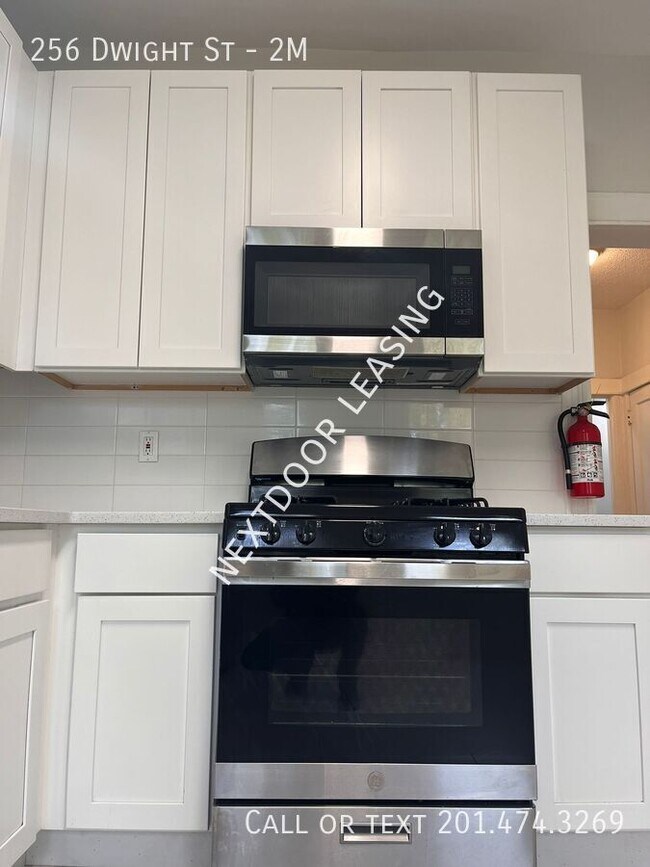 Foto del edificio - 256 Dwight St