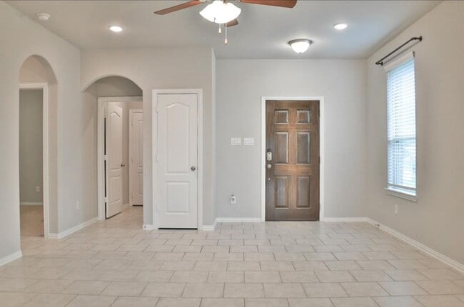 Foto del edificio - 31619 Heguy Pass