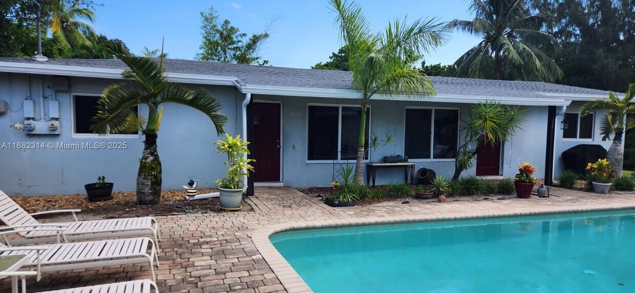 Foto principal - 2433 NW 9th Terrace