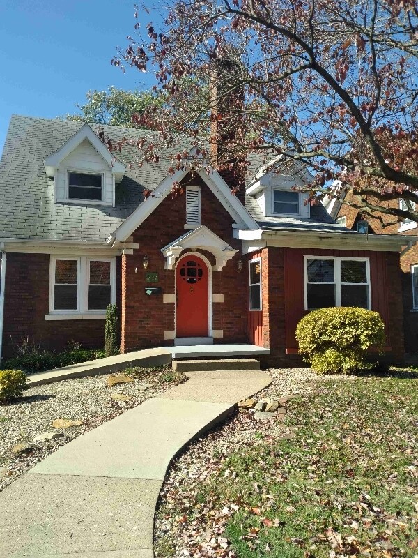 Primary Photo - 727 S Rotherwood Ave