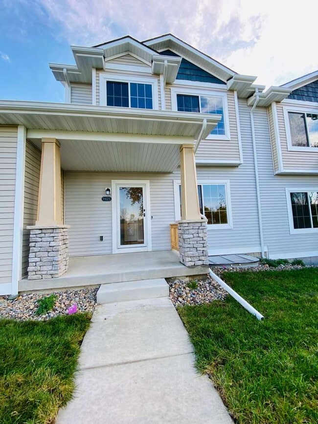 Building Photo - 9425 Primo Ln