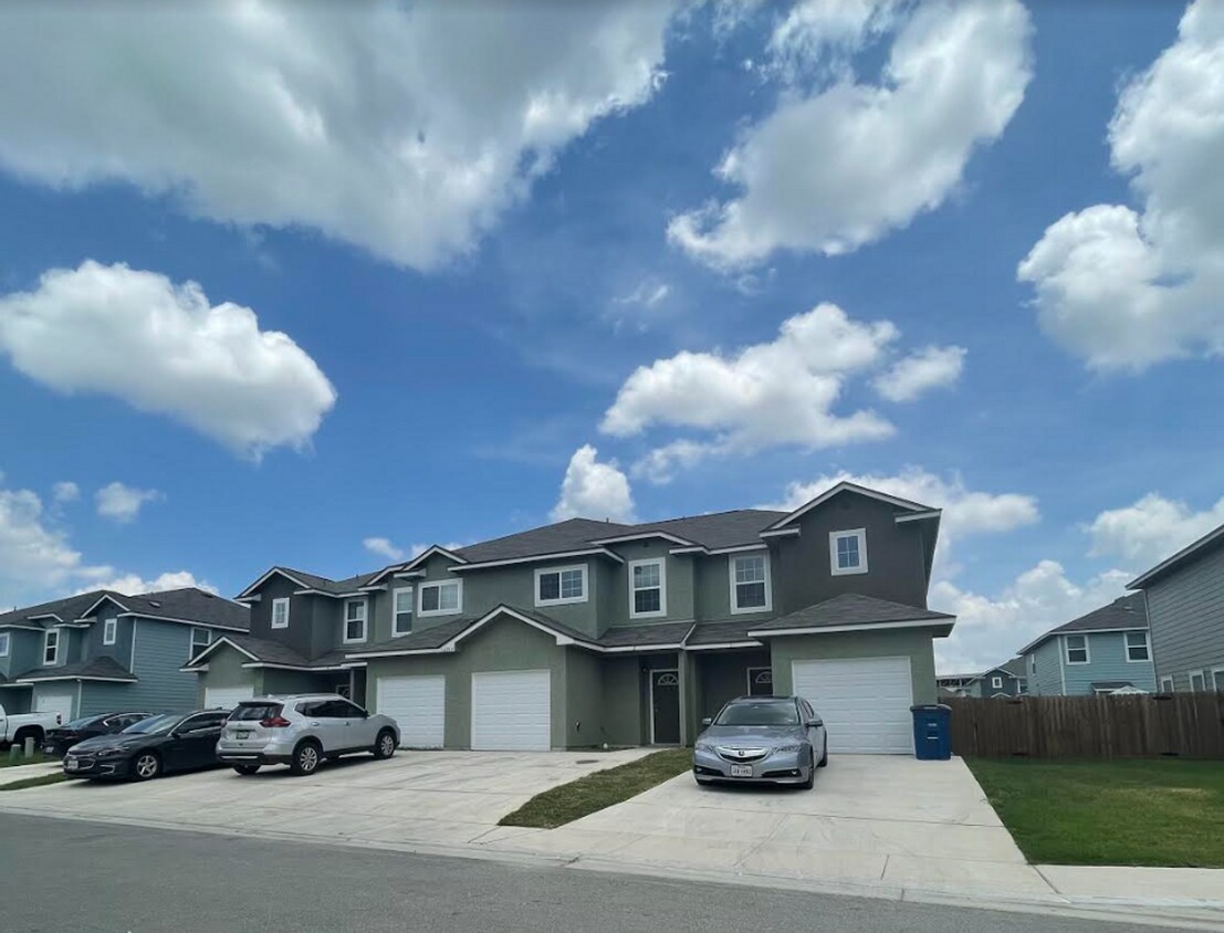 Primary Photo - Town home for rent