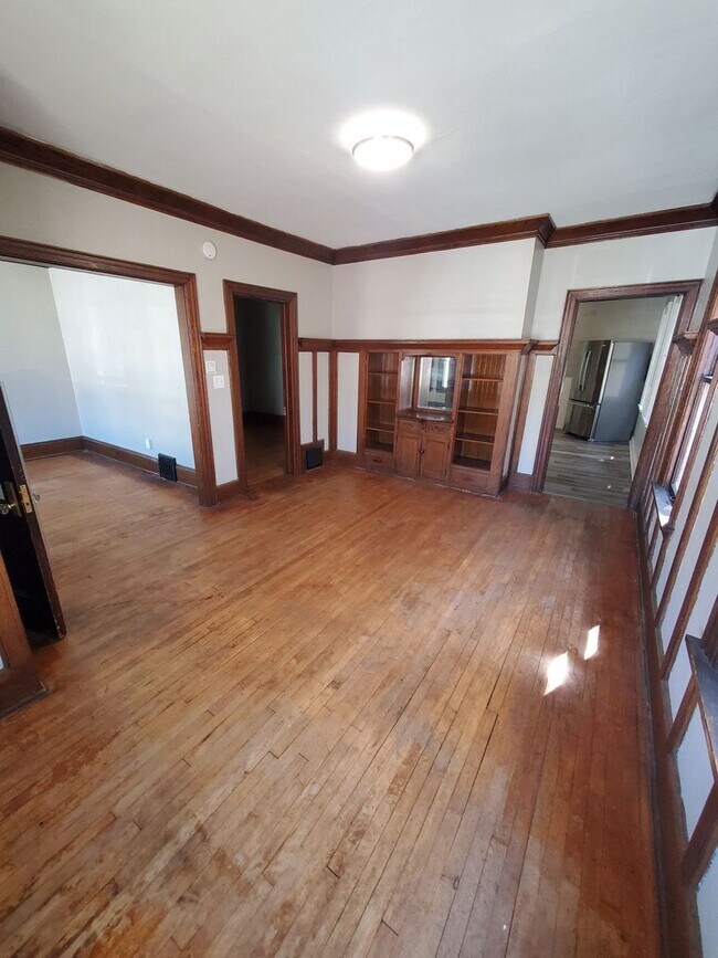 Building Photo - 3230 N 35th St