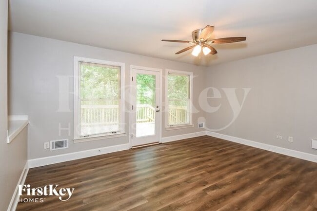 Building Photo - 155 Sweetwater Creek Cove