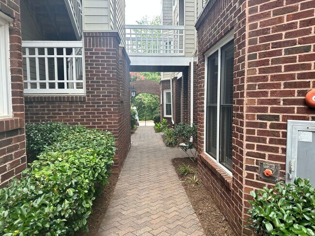 Foto del edificio - Adorable 2 Bedroom Condo!