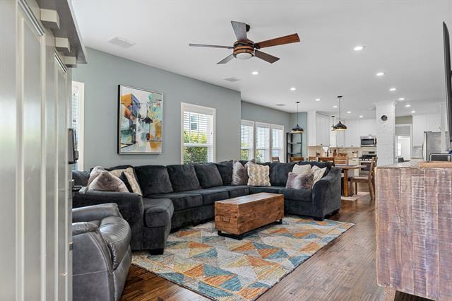 Foto del edificio - 607 S Alamo St