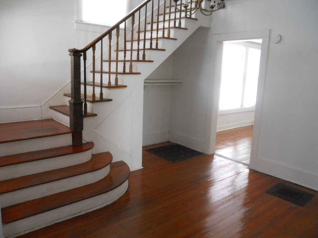 1109 Tennessee St, Lawrence, KS 66044 House Rental in Lawrence, KS