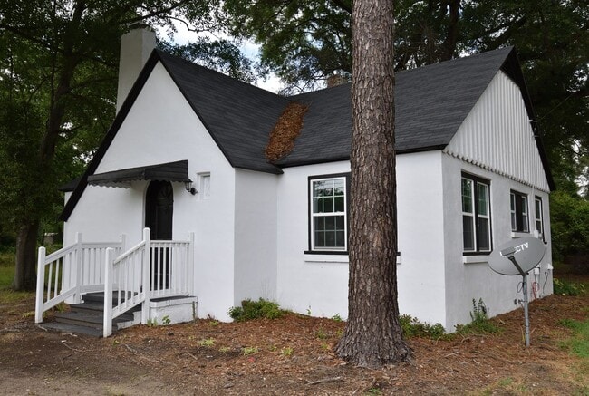 Building Photo - 4136 Sunset Ave