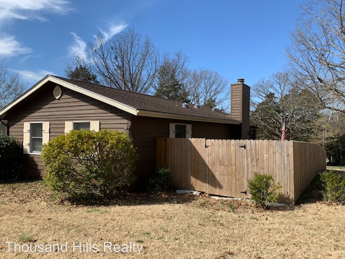 Primary Photo - 3 br, 2 bath House - 113 Deano Rd