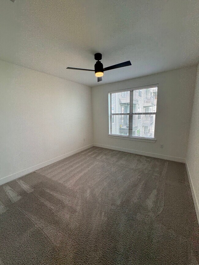 Foto del edificio - 2343 Portman Ave