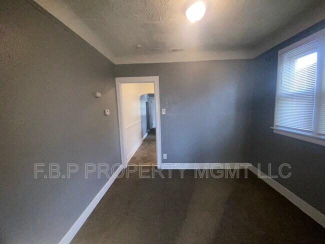 Foto del edificio - 3831 Waverly St