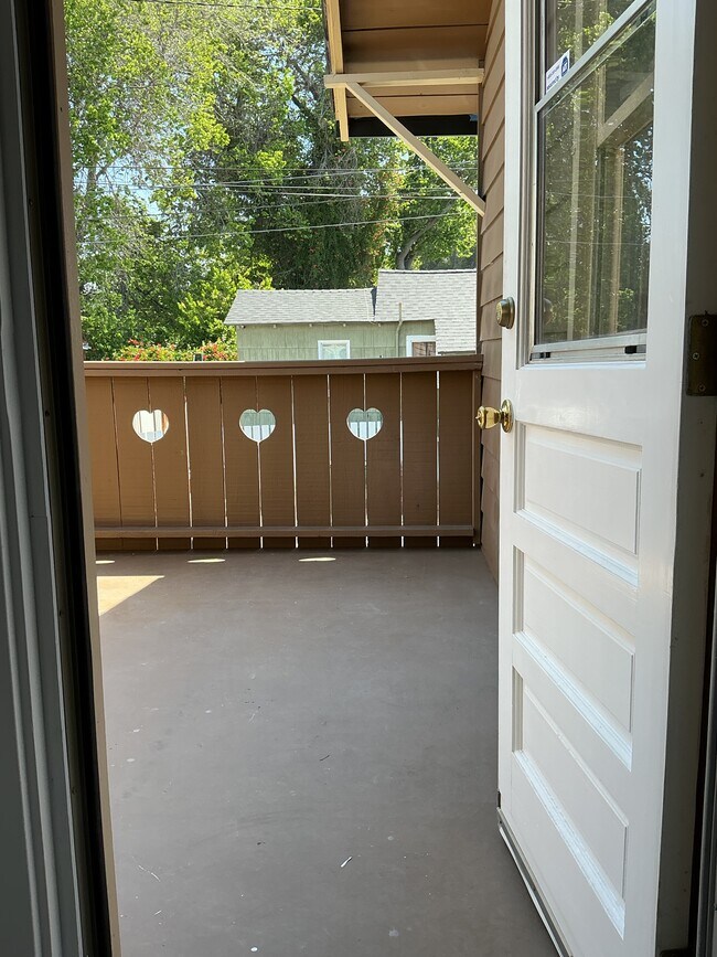 Patio superior - 1046 48th St