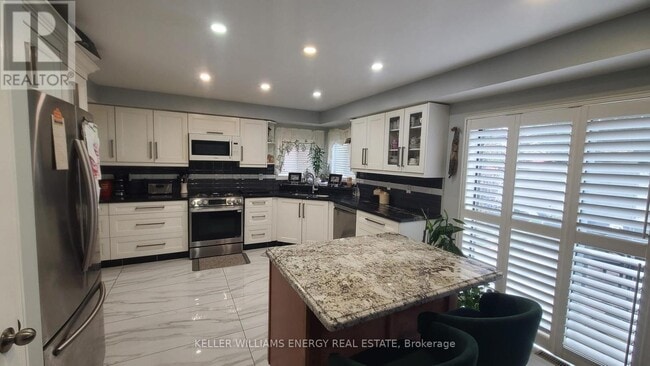 Photo du bâtiment - 12 Phillpot Ln