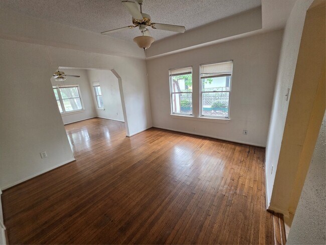 Foto del edificio - 1226 W Gray St