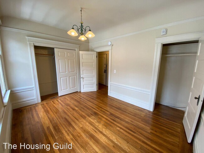 Building Photo - 1369 Sacramento St