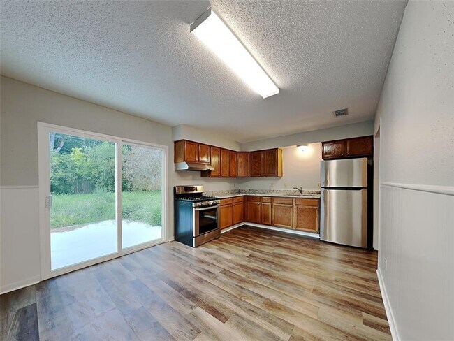 Building Photo - 4211 Hartsville Rd