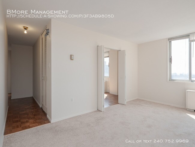 Building Photo - 1 E University Pkwy