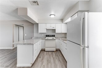 Building Photo - 444 N 13th St