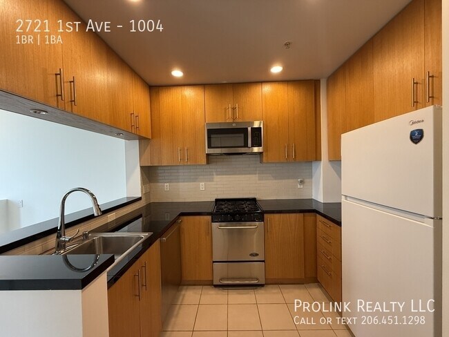 Foto del edificio - 2721 1st Ave
