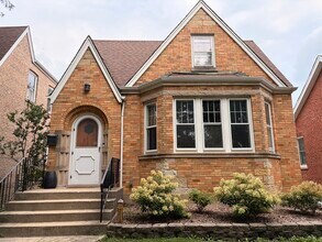 Building Photo - 5316 N Lockwood Ave