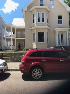 Primary Photo - 298 Cartier St