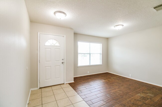 Building Photo - 14954 Sugar Sweet Dr