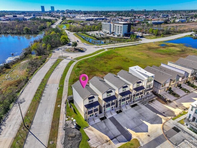 Building Photo - 498 S Centro Cir